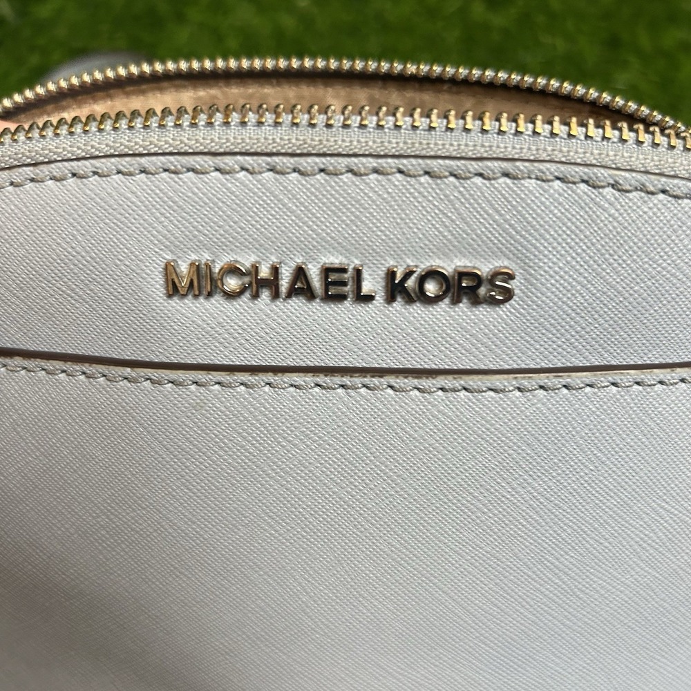 Michael Kors Cindy Dome Crossbody Bag Saffiano Leather LightBlue Silver Hardware - Picture 5 of 10